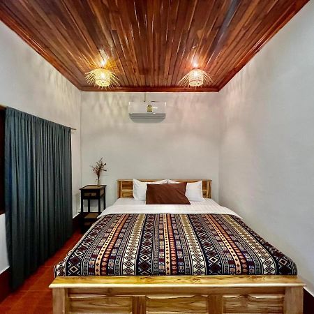 La Casa Hostel Luang Prabang Ngoại thất bức ảnh